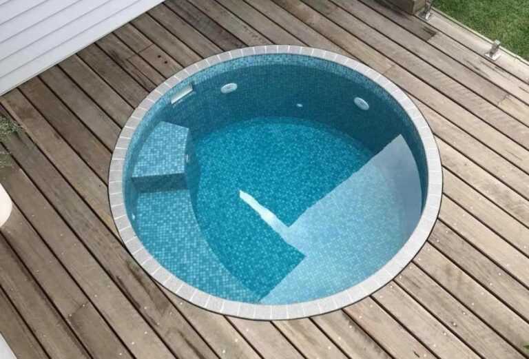 small round plunge pool