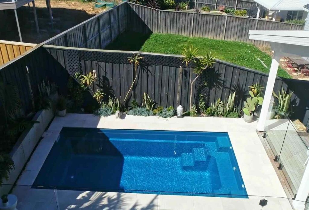 Newly installed fibreglass plunge pool in Fletcher NSW